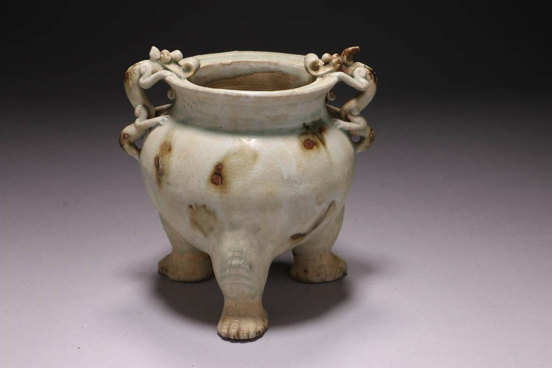 Chinese Celadon Vessel (1 of 8)