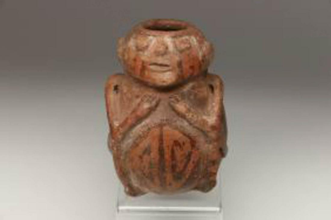 PRE-COLUMBIAN NARINO CAPULI SEATED FIGURE VESSEL (1 of 6)