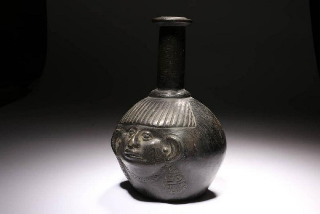 Pre-Columbian Chimu Black ware Vessel (1 of 4)