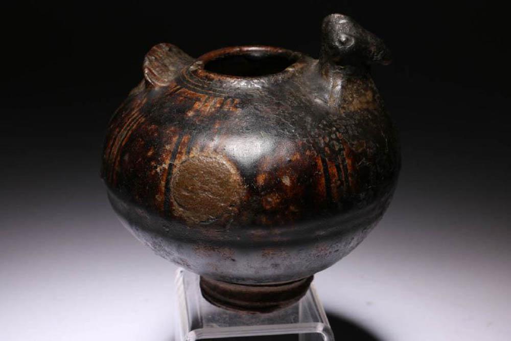 Ancient Khmer Lime Pot (1 of 6)