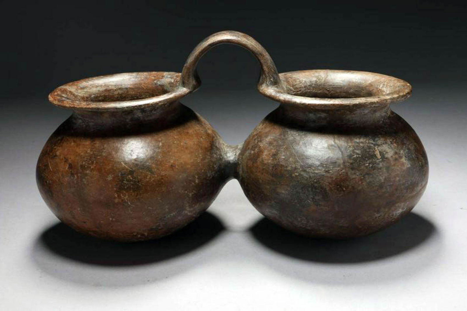 PRE-COLUMBIAN CHOCOLATEWARE DOUBLE BOWL VESSEL (1 of 6)