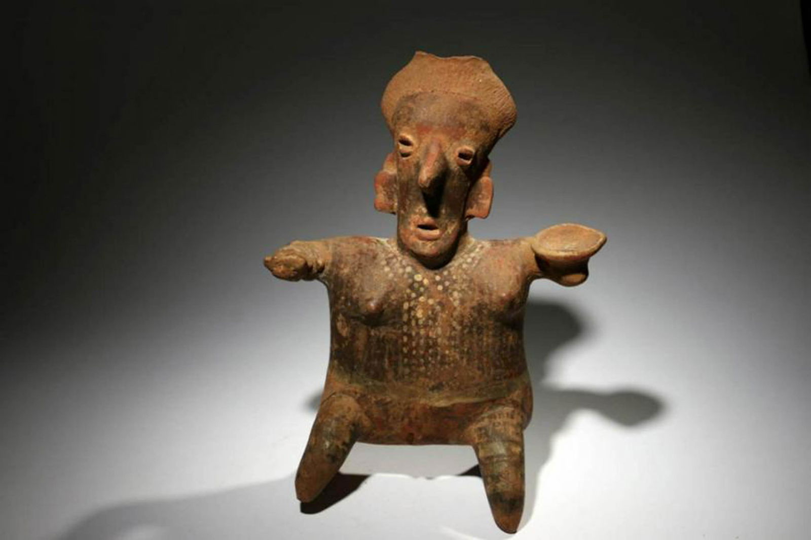 Pre-Columbian Nayarit terracotta figure (1 of 4)