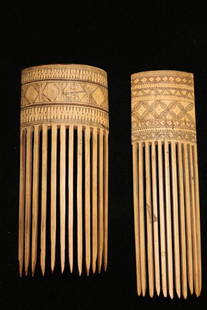 Papua New Guinea Wood Combs: A paired of wood combs, New Guinea, 6" & 6-1/2 H "