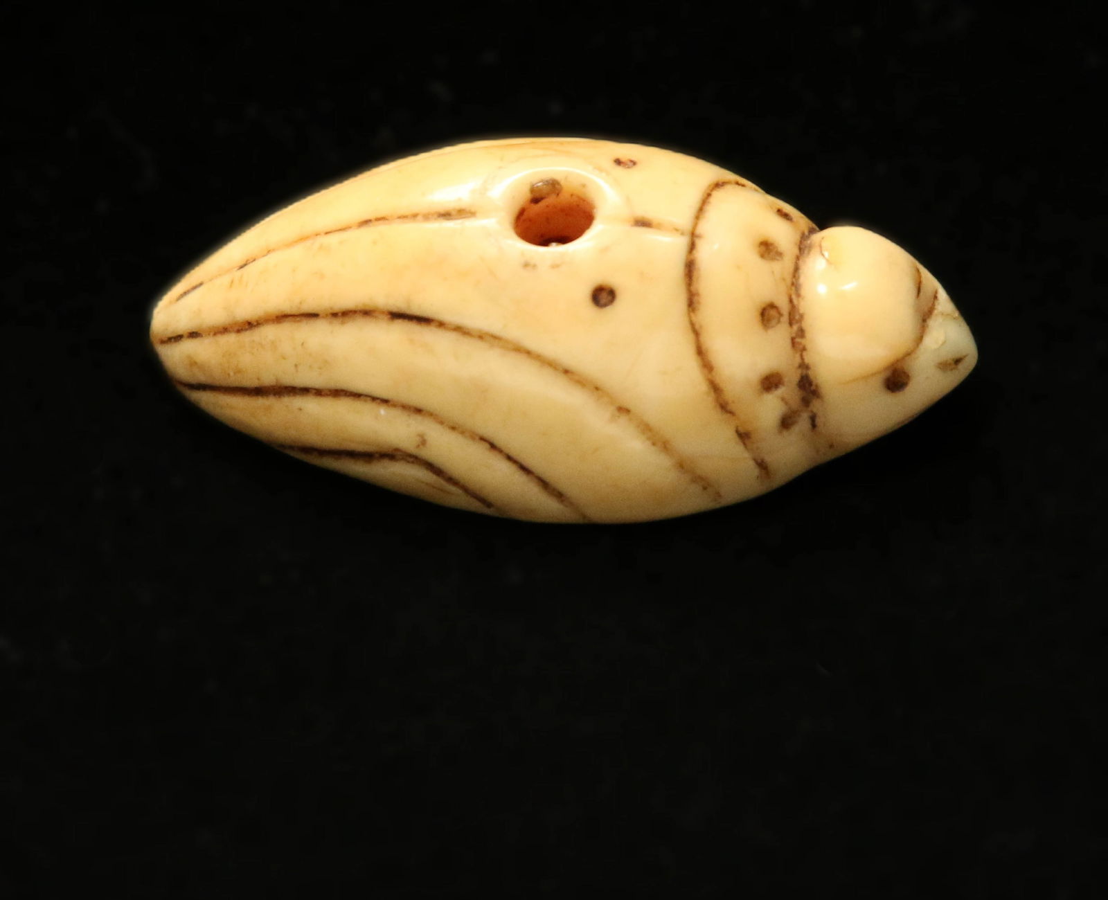 Inuit Gaming or toggle Piece (1 of 4)