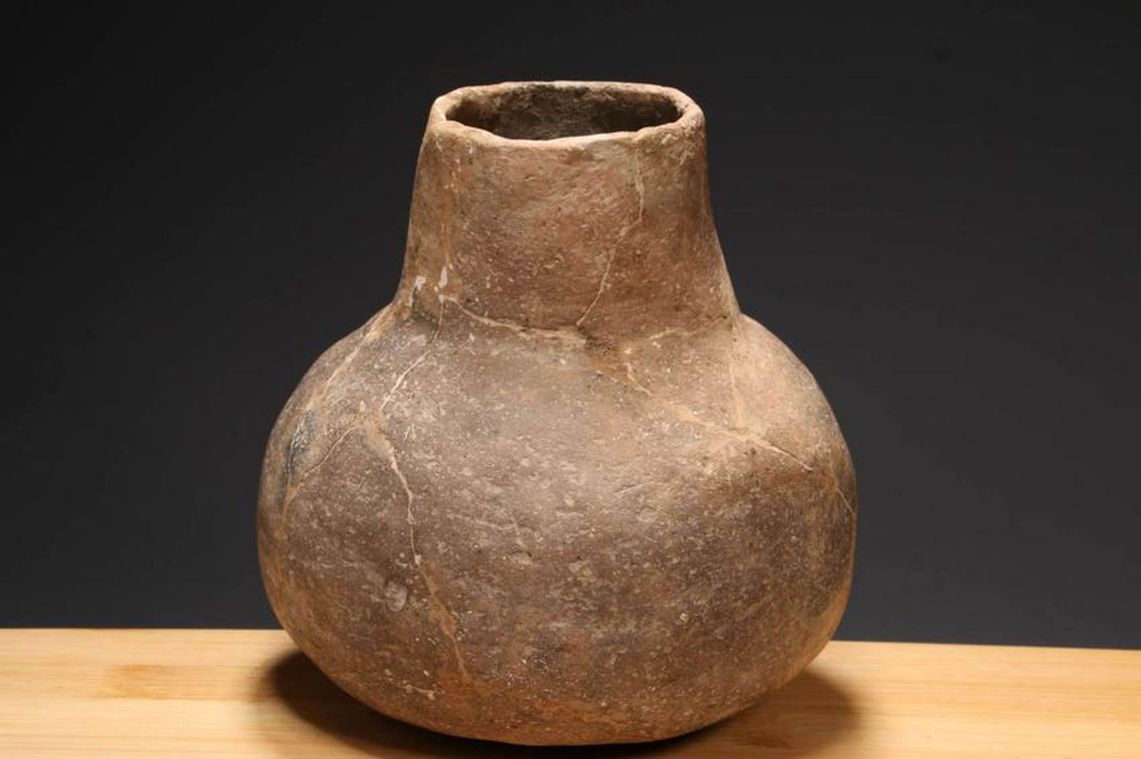 Native American Missouri Mound Pot: A clay Missouri mound pot. Caruthersville, MO. 5-1/2" H