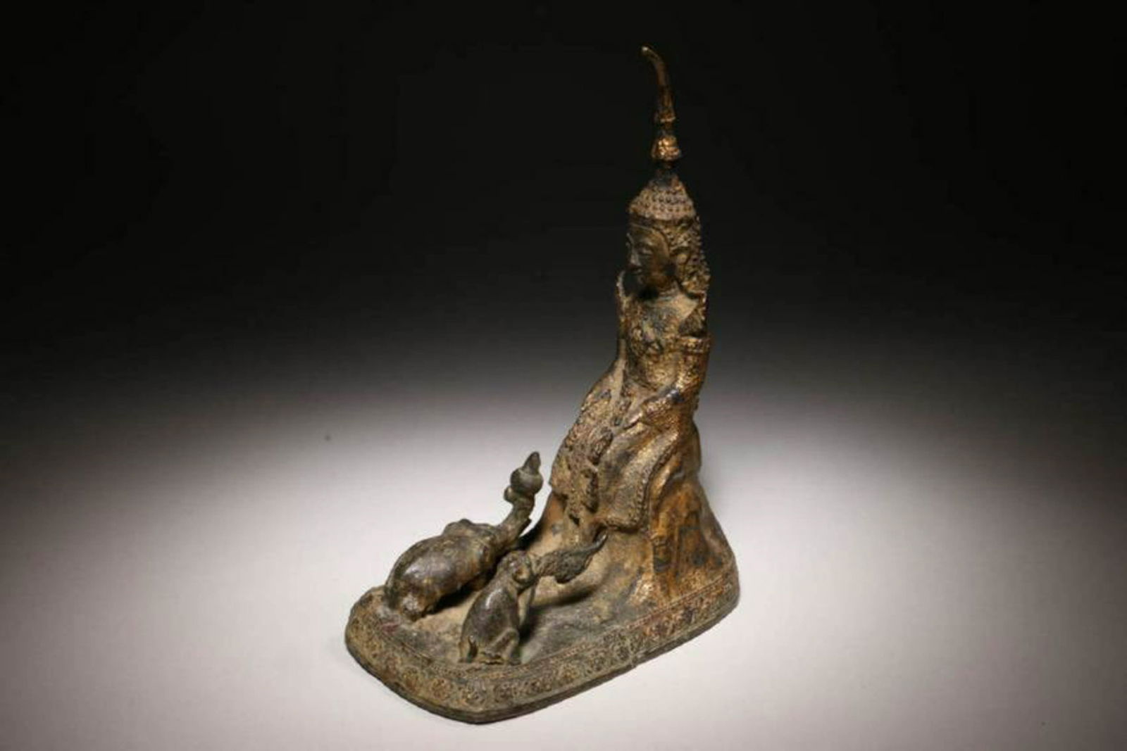 Bronze Thai Buddha (1 of 4)