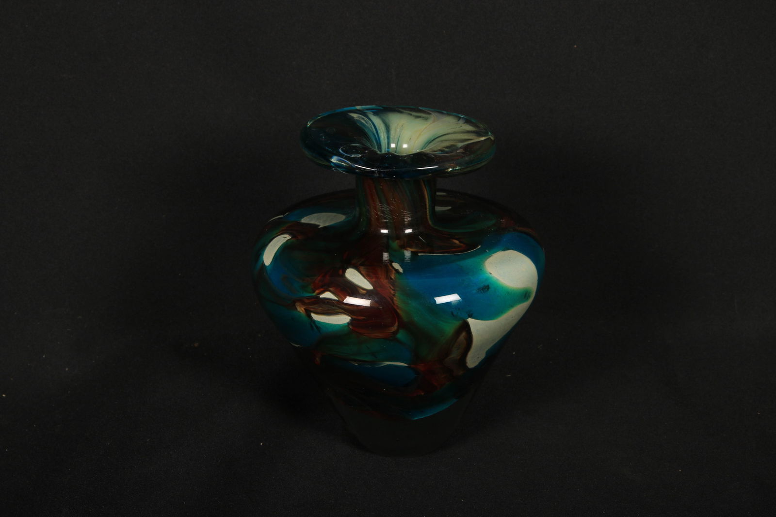 Art Glass Vase (1 of 6)
