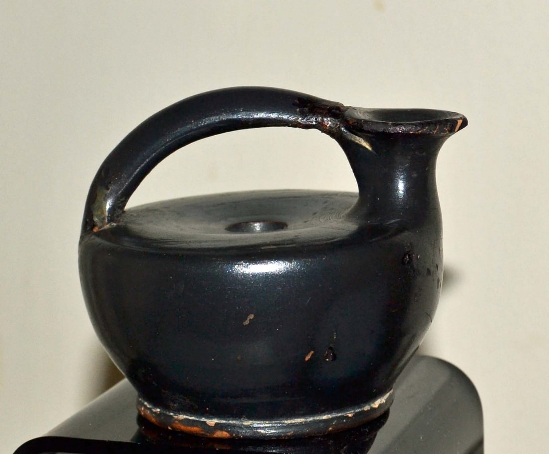 Greek, South Italian, Campanian Terracotta askos (1 of 3)