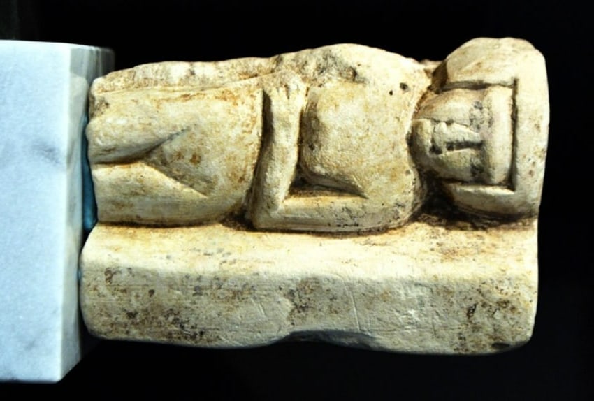 ANCIENT EGYPTIAN NEW KINGDOM RECLINING FEMALE FIGURE ON A BED (1 of 3)