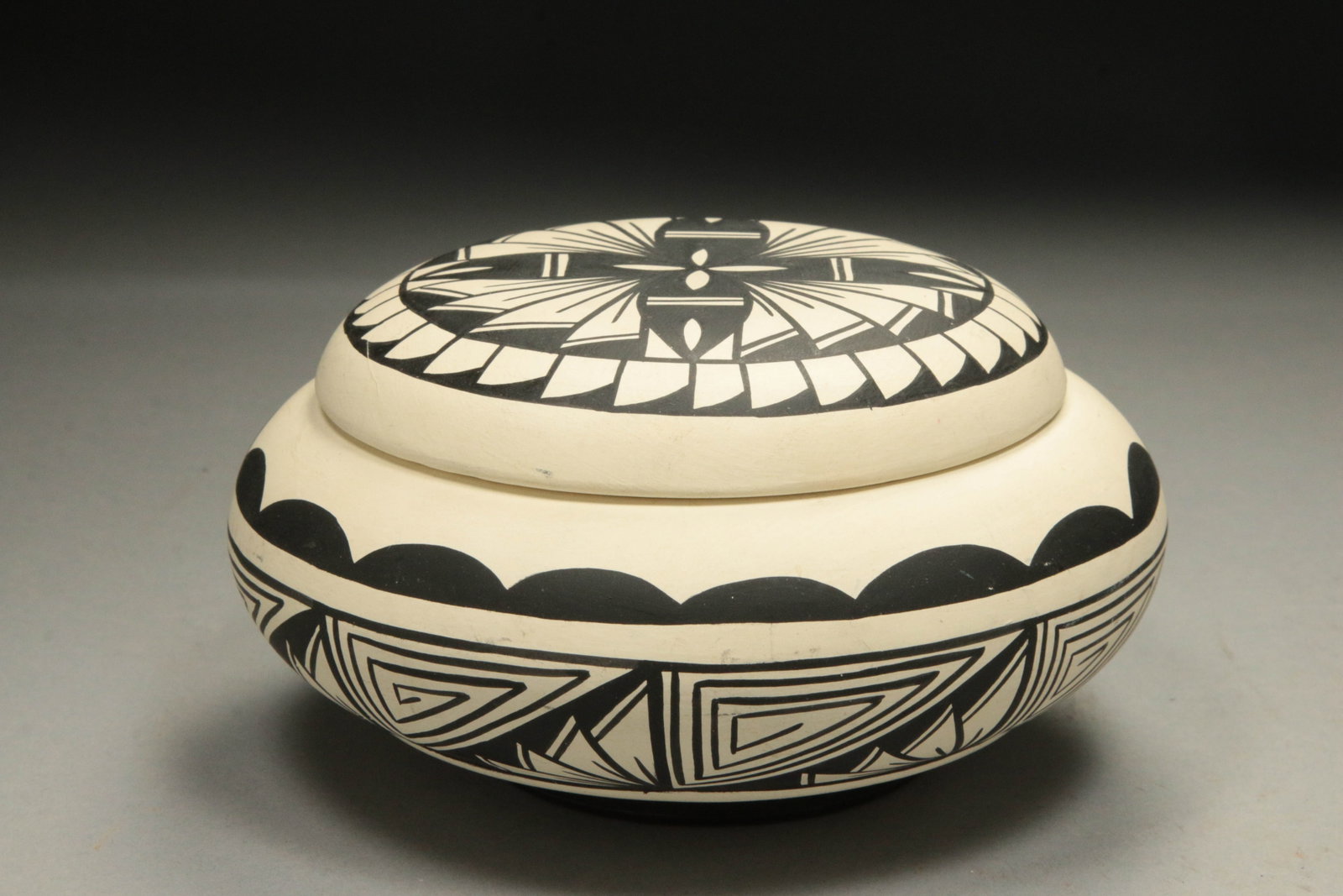 Native American Acoma Pottery Bowl with Lid. (1 of 7)