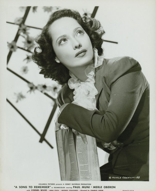 MERLE OBERON STILLS MERLE OBERON - 2