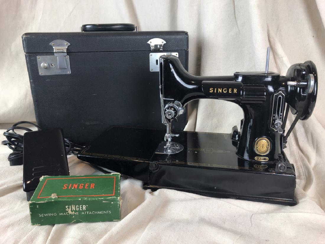 Antique 1951 Singer Portable Sewing Machine 3-120