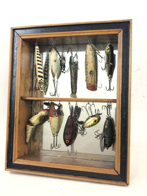 Vintage Fishing Lures in a Mirrored Shadow Box: 10 Vintage Fishing Lures in a nicely displayed Mirrored Shadow box. A phenomenal collection for the fisherman aficionado !!