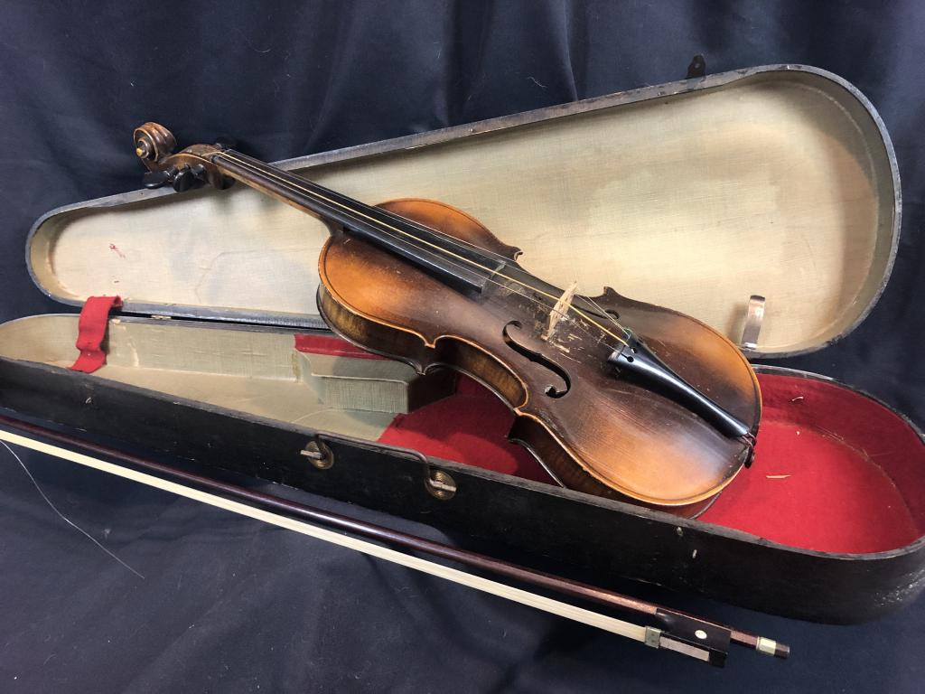 German Violin Circa 1880 "Stainer" w/ bow & case: 100+ year old German violin made in Markneukirchen or Schonback. circa 1880 to 1910 branded and labeled "Stainer". This Lot includes Violin, Bow and Case. Violin approx. 23-1/2" long. Inside label "Ja