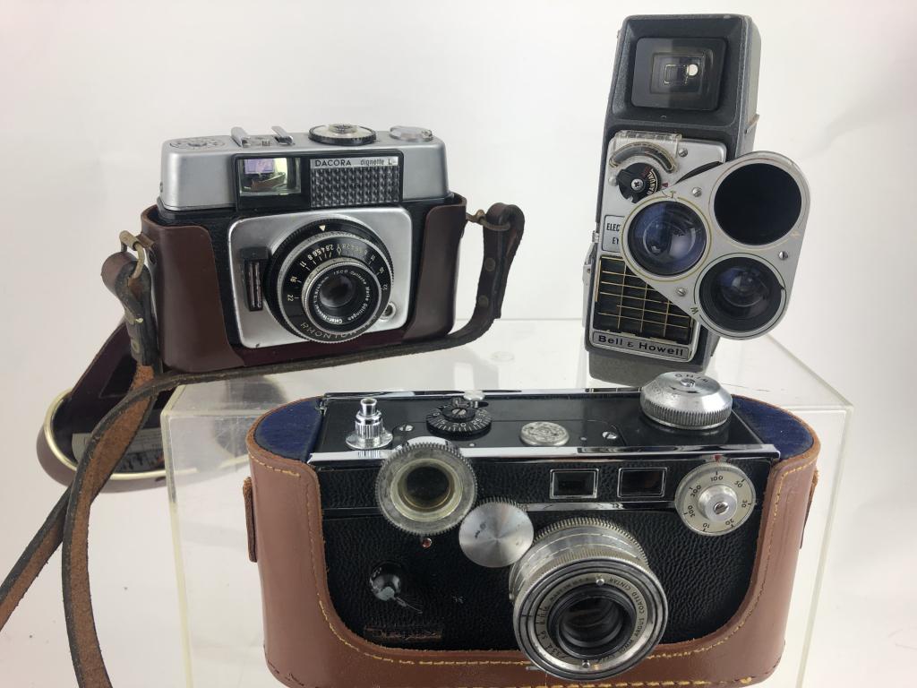 3 Vintage Movie & Still Cameras: 3 Vintage Movie & Still Cameras. Bell & Howell Perpetua Electric Eye Movie Camera, Dacora Dignette L Prontor 125 in case made in West Germany, Argus Still Camera and case. Retro. How we use to take pi