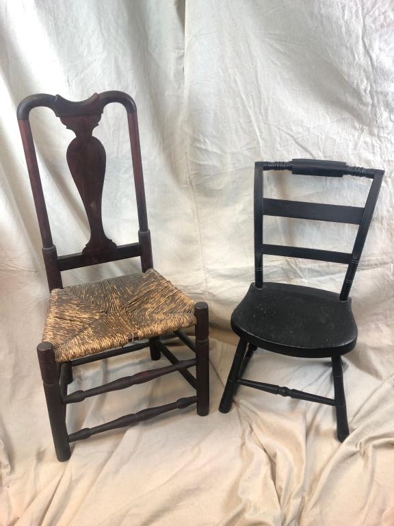 2 Antique Early American Chairs c.1700's.: 2 Very Early American Dining Chairs. 1). c.1720 Rush Seat. This was the Introduction of the Splat, which became the distinguishing features of the English and Colonial chairs of the Georgian Period. M