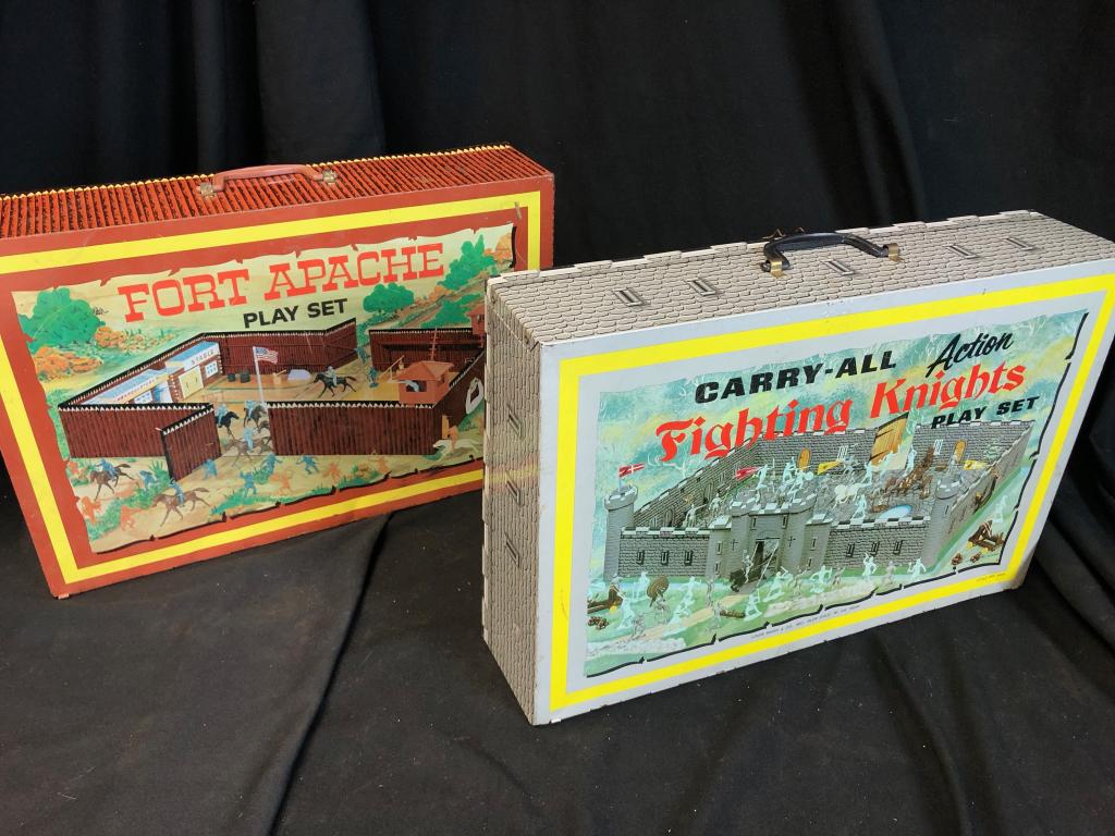 2 Marx Vintage 1960's Tin PlaySets Fort &Castle (1 of 15)