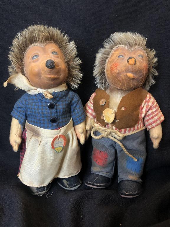 Pr. Vintage Steiff Hedgehogs "Micki" & "Mecki": Very early Steiff Vintage Hedgehogs "Micki" & "Mecki" (Mother & Father) in original clothing with original name tags. Measures: Approx. 7" tall.