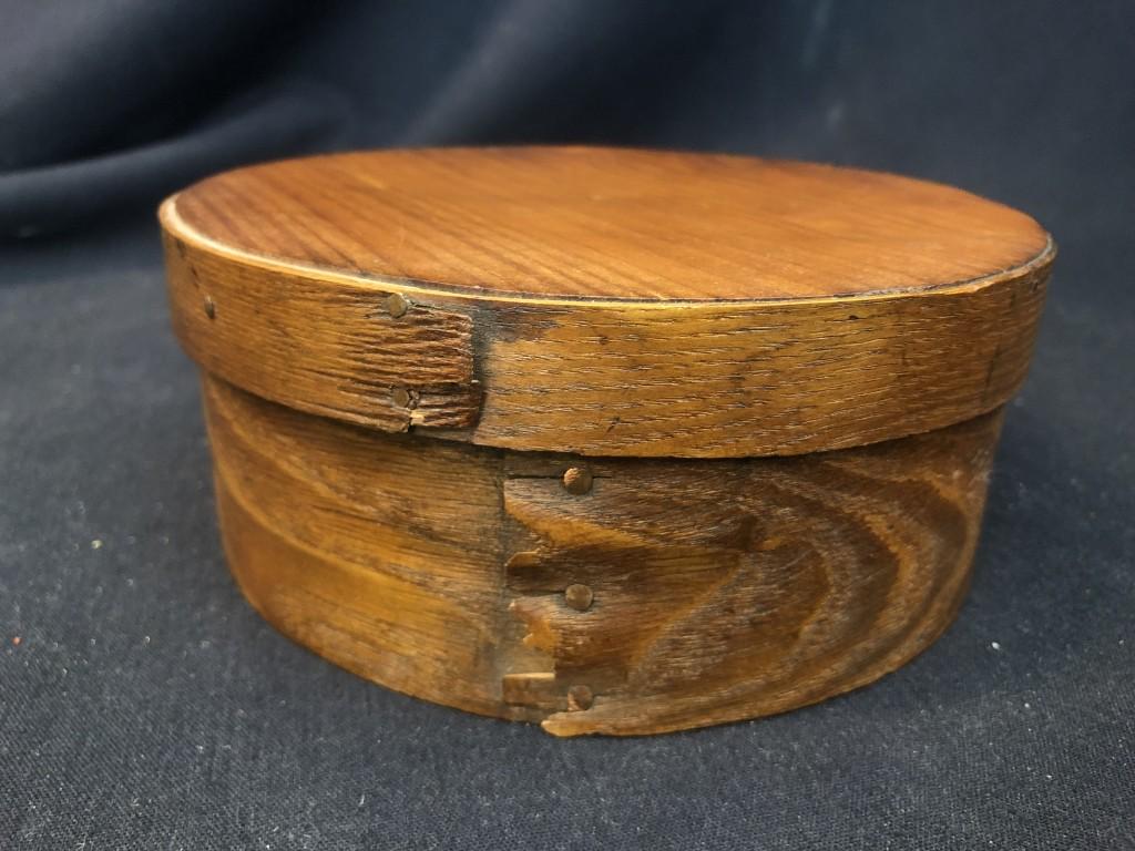 19thC Antique Primitive Shaker BentWood Cheese Box: Very nice bent wood handmade round primitive shaker cheese band box and lid. Good condition for age. Measures: 6-1/2" x 2-1/2"