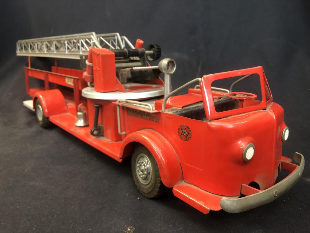 1950s Steel Doepke AerialLadder Toy Fire Truck: Wonderful 1950 vintage aerial ladder fire truck made by the American toy company, Rossmoyne Model Toys The Charles Wm Doepke Mfg. Co., in deep red color, pressed steel, all original parts and original