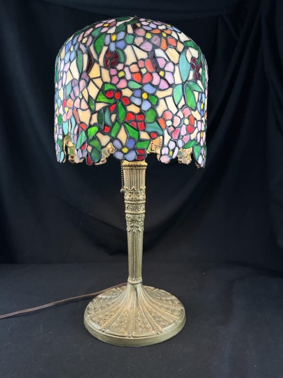 Tiffany Style Leaded StainedGlass Lamp wMetal Base (1 of 13)