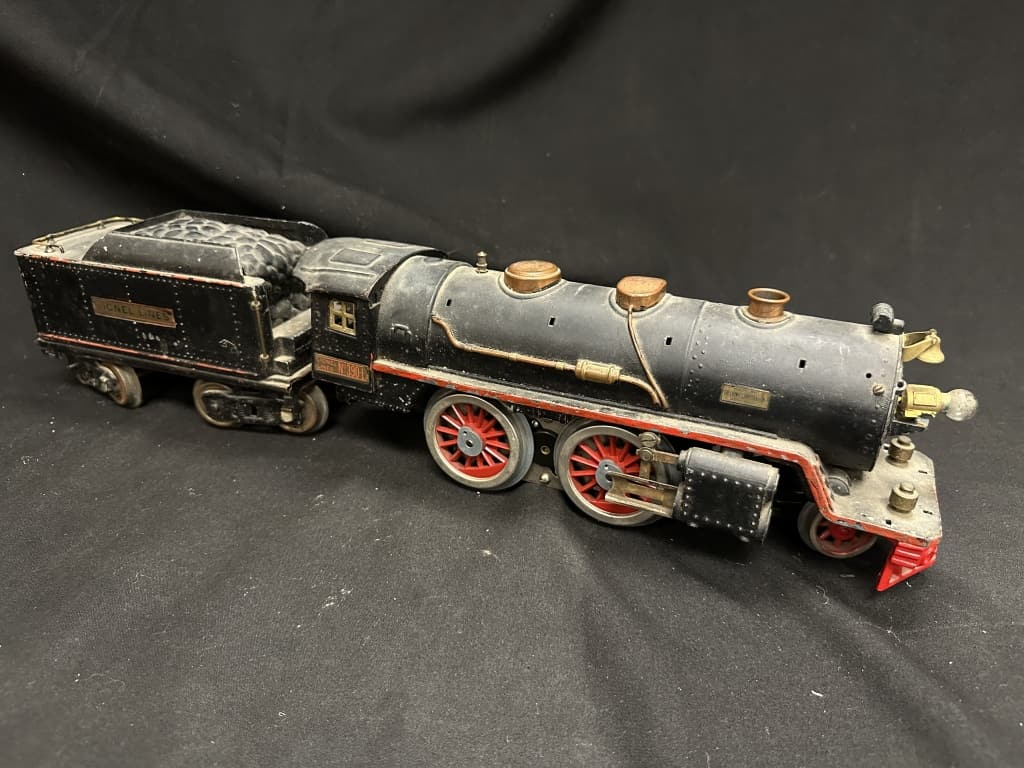 Lionel Prewar Locomotive & Tender 390-E&390-X (1 of 7)