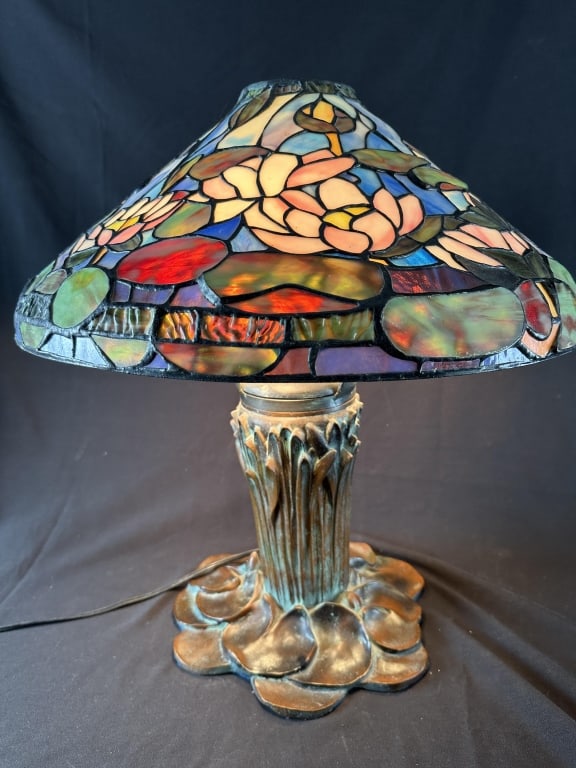 Tiffany Style WaterLily on Cattail Base Lamp (1 of 17)