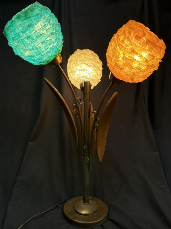1960'Mid-Century Unique Tulip Lucite Lamp (2 of 2) (1 of 17)