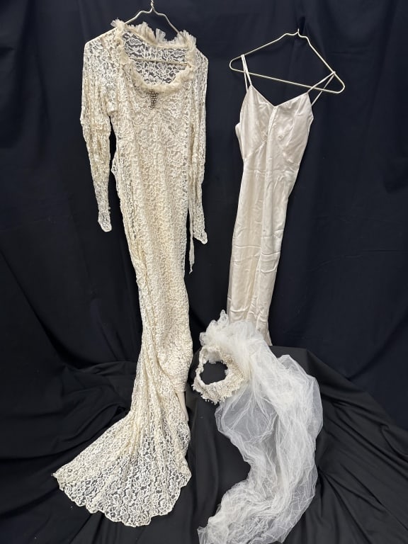 Antique Lace Wedding Dress w/ Beaded Head Veil (1 of 20)