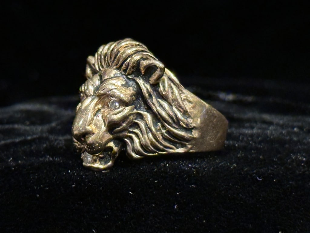 14K Yellow Gold Lion Head Ring w/ Diamond Accents (1 of 12)