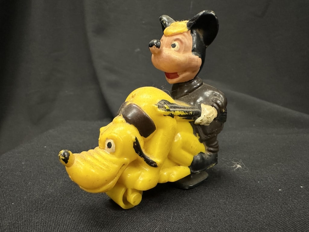 Rare Mickey Mouse Hunting w/ Pluto Ramp Walker (1 of 11)