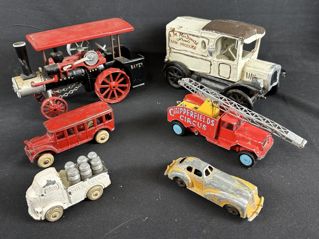 Lot of 7 Cast Metal Vintage Trucks & Car (1 of 17)