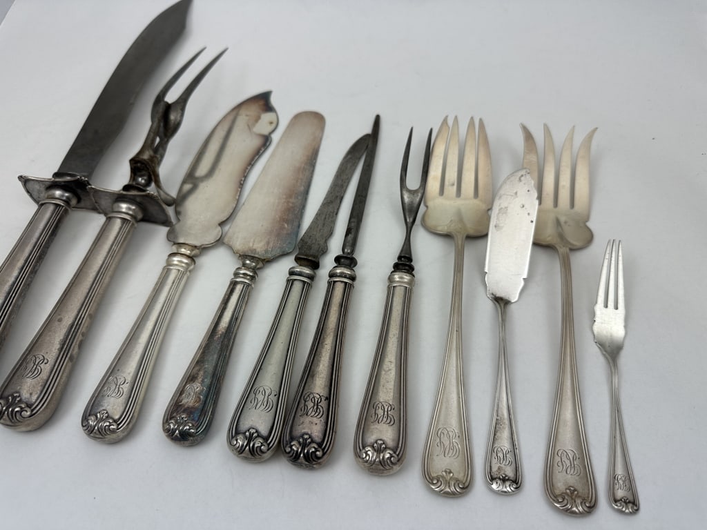 12Pcs. Gorham Sterling Silver Serving/ Utensils: 12Pcs. Gorham Sterling Silver Serving/ Utensils 12 Gorham Sterling Silver serving utensils. Heritage Pattern. Includes: 1 meat fork; 1 fish fork; 1 sm fish knife; 1 butter spreader; & 1 pickle fork. H