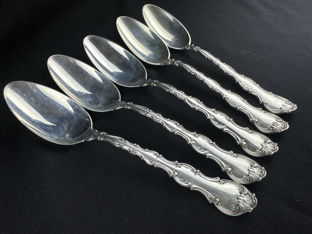 5 Gorham Sterling Silver Strasbourg Spoons: 5 Gorham Sterling Silver Strasbourg Spoons Five Sterling Silver spoons made by Gorham in Strasbourg pattern.Spoons measure 7" length. Total Weight: 7.28 troy oz. First produced around 1897, Gorham Str