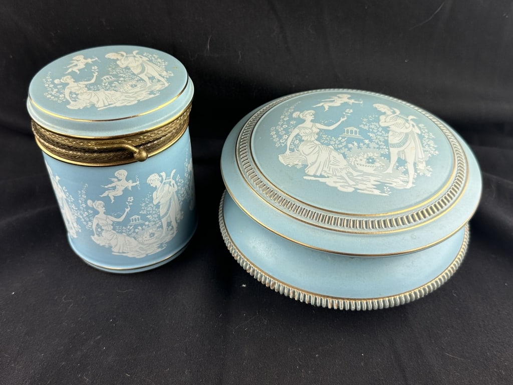 2 MCM Italian Classical Greece PorcelainContainers: 2 MCM Italian Classical Greece PorcelainContainers Lot of two mid century modern round hinged containers handmade in Florence, Italy in a Tiffany Blue porcelain with gold accents and neoclassical Gree