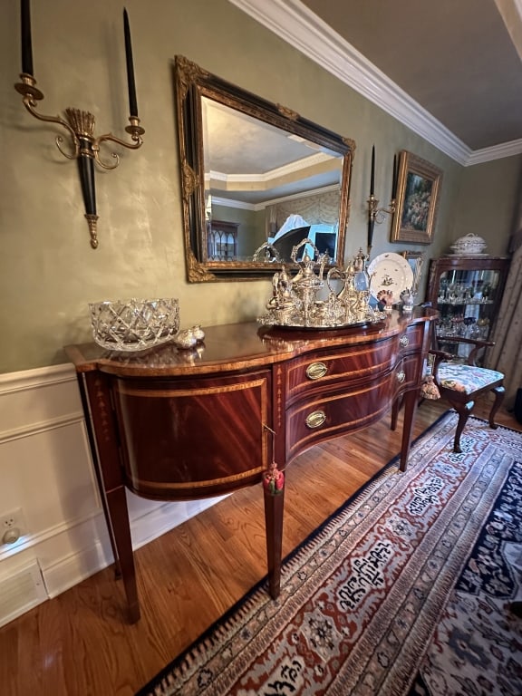 Hepplewhite Mahogany Sideboard Buffet w/ Inlay: Hepplewhite Mahogany Sideboard Buffet w/ Inlay Made from rich mahogany, this piece features gracefully curved lines, finely inlaid detailing, and beautifully carved accents. Hepplewhite Federal style 