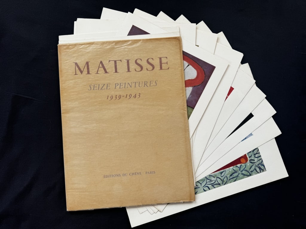 H. Matisse Portfolio 16 ColorPlate Paintings 1943: H. Matisse Portfolio 16 ColorPlate Paintings 1943 Portfolio of sixteen color plate on unbound backing sheets by Fauvist artist Henri Matisse (French, 1869 - 1954) done between 1939-1943. "Matisse Seiz