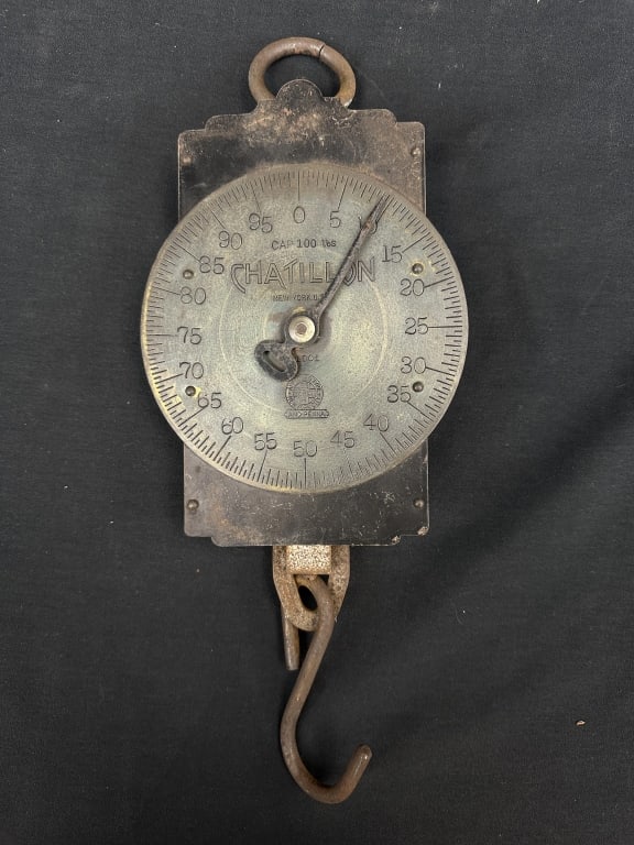 Vintage Chatillon 100lb Hanging Industrial Scale: Vintage Chatillon 100lb Hanging Industrial Scale Vintage metal hanging scale with 100lbs capacity made by Chatillon of New York, NY (est. 1835). Art Deco / 1920s brand name type face on brass plate, s
