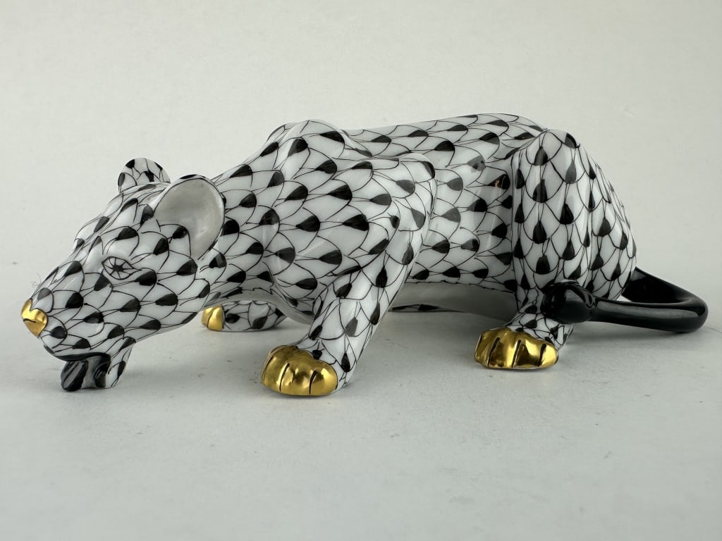 Herend Porcelain Drinking Lioness Black 15434: Herend Porcelain Drinking Lioness Black 15434 Herend porcelain handpainted drinking lioness in black (VHNM) fishnet pattern with 24k accents. Made by Herend of Hungary for their Savannah Collection. M