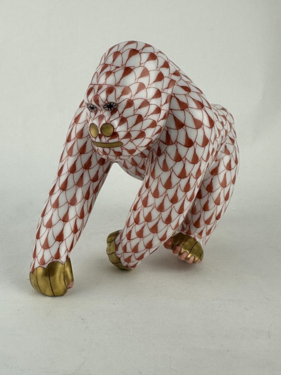 Herend Gorilla Red Fishnet Porcelain 15390: Herend Gorilla Red Fishnet Porcelain 15390 Herend gorilla in red (VH) fishnet pattern with 24k gold accents. Handpainted porcelain. Made by Herend of Hungary for their Savannah Collection. Marked "6 J