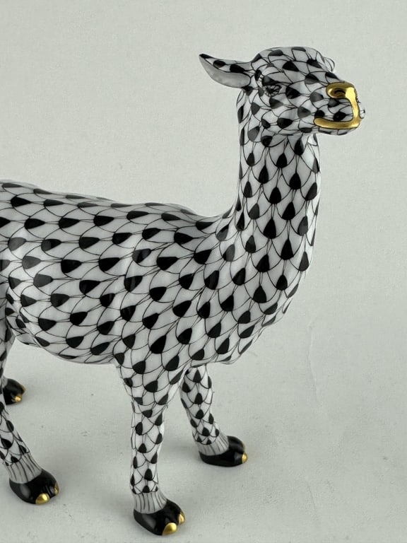 Herend Llama Black Fishnet Porcelain 15662: Herend Llama Black Fishnet Porcelain 15662 Herend llama figuring with black (VHNM) fishnet pattern and 24k gold accents. Made by Herend of Hungary for their Farm Animal Collection. Marked "15662-0-00"