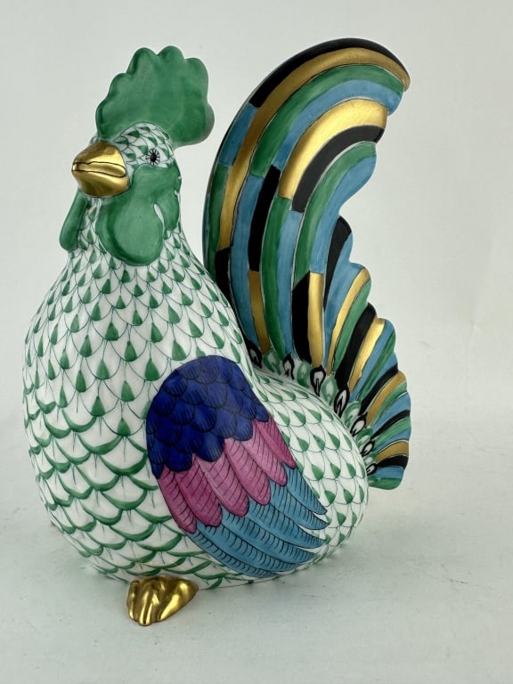 Herend Sitting Rooster Green Multi-Color 5017: Herend Sitting Rooster Green Multi-Color 5017 Herend Multi-Color rooster on decorated base in green (VHV) fishnet pattern with multi-color and 24k gold accents. Made by Herend of Hungary. Marked "6 16