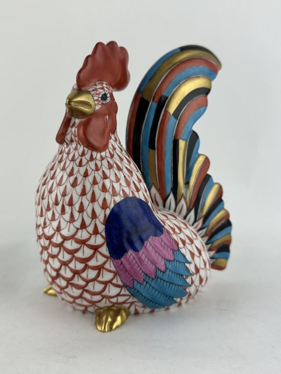 Herend Sitting Rooster Red Porcelain 5017: Herend Sitting Rooster Red Porcelain 5017 Handpainted Herend porcelain rooster on decorated base in red (VH) fishnet pattern with multi-color and 24k gold accents. Made by Herend of Hungary. Marked "4