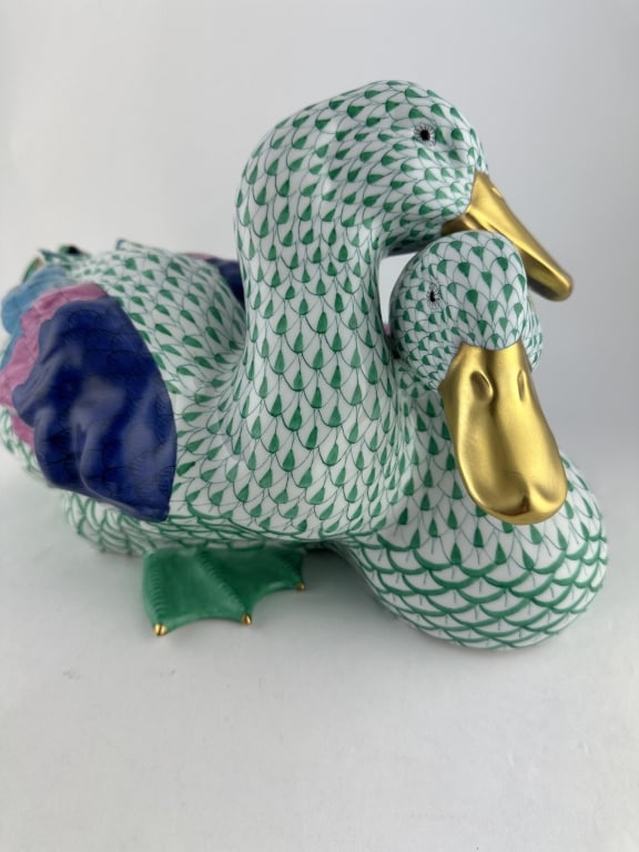 Rare Herend Lrg. Pair Wild Ducks Green 5035: Rare Herend Lrg. Pair Wild Ducks Green 5035 Rare handpainted Herend porcelain figurine of two wild ducks in green (VHV) fishnet pattern with multicolor and 24k gold accents. Made by Herend of Hungary.