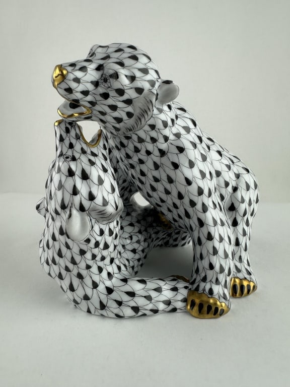Herend Grizzlies in Play Black Porcelain 15676: Herend Grizzlies in Play Black Porcelain 15676 Handpainted Herend porcelain figurine of two grizzly bears in a moment of play. They have the black (VHNM) fishnet pattern with 24k gold accents. Made by