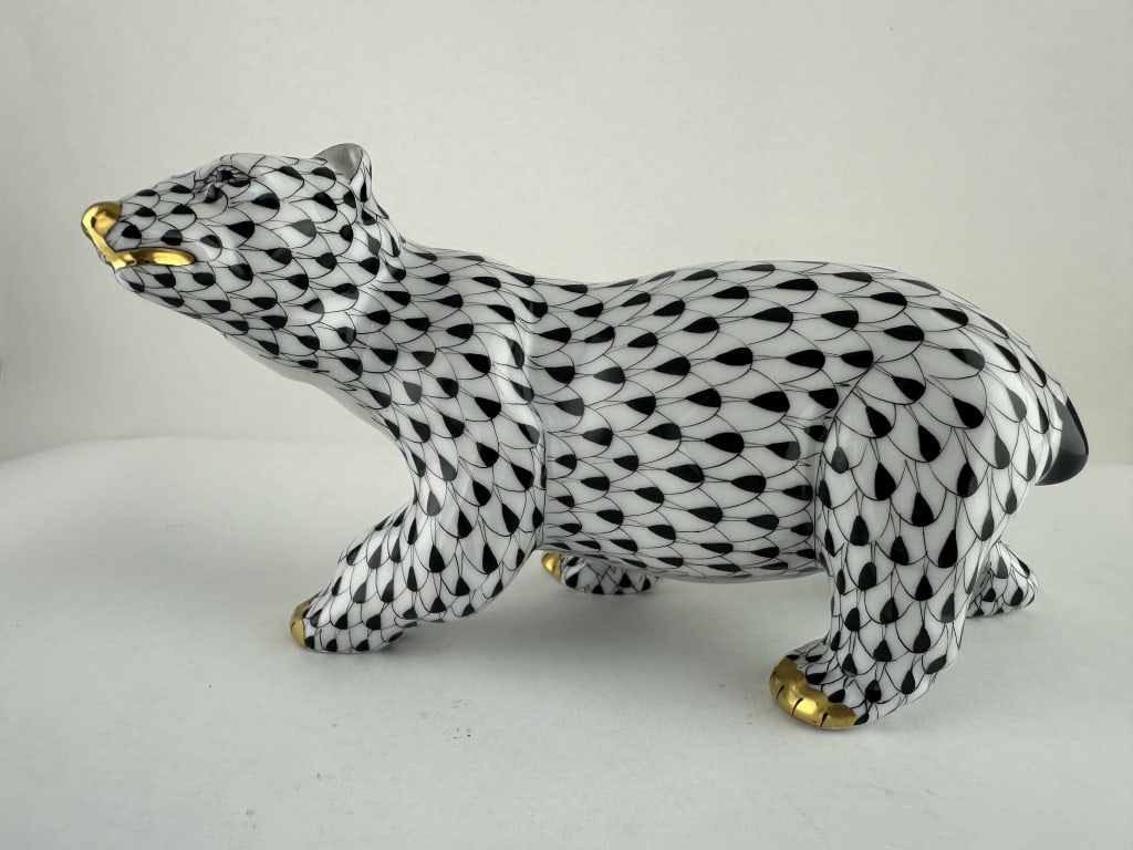 1st Ed Herend Polar Bear Black Porcelain 15564: 1st Ed Herend Polar Bear Black Porcelain 15564 Handpainted Herend porcelain polar bear in black (VHNM) fishnet pattern with 24k gold accents. First edition made by Herend of Hungary for their Marine C