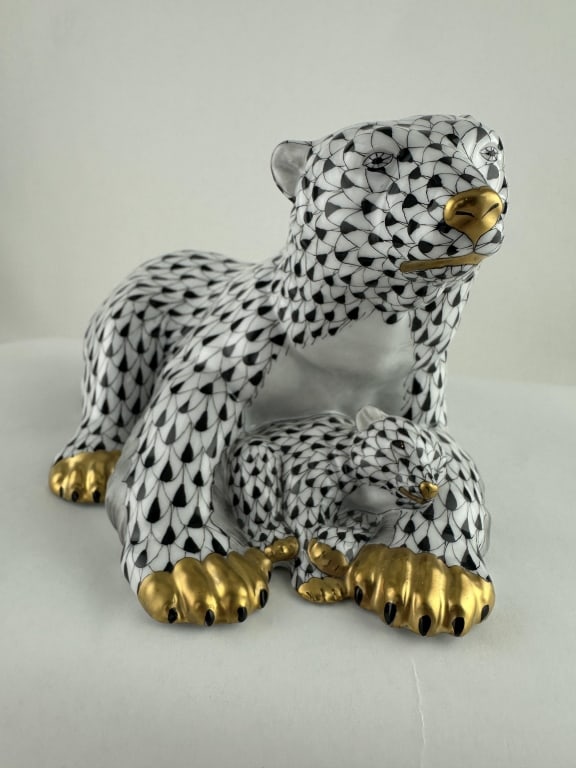 Herend Kingdom Classic Polar Bear w Cub 15486: Herend Kingdom Classic Polar Bear w Cub 15486 Handpainted Herend porcelain polar bear with cub in black (VHNM) fishnet pattern and 24k gold accents. Made by Herend of Hungary for their Kingdom Classic