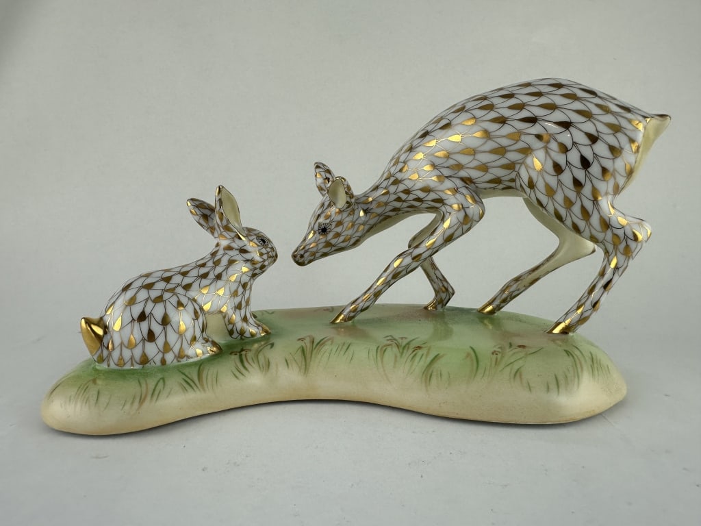 Lmtd Ed. Herend Guild Fawn & Bunny 15910: Lmtd Ed. Herend Guild Fawn & Bunny 15910 Handpainted Herend porcelain fawn and bunny in 24k gold (VHOR) fishnet pattern with natural base. Limited edition made by Herend Guild of Hungary for a 2008 sp