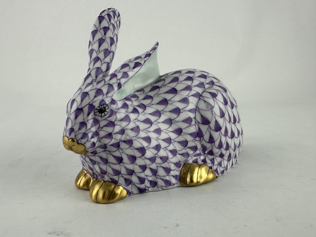 Herend Bunny Rare Lilac Porcelain 15335: Herend Bunny Rare Lilac Porcelain 15335 Handpainted Herend porcelain resting bunny in rare lilac (VHL) fishnet pattern with 24k gold accents. Made by Herend of Hungary for their Bunny Collection. Mark