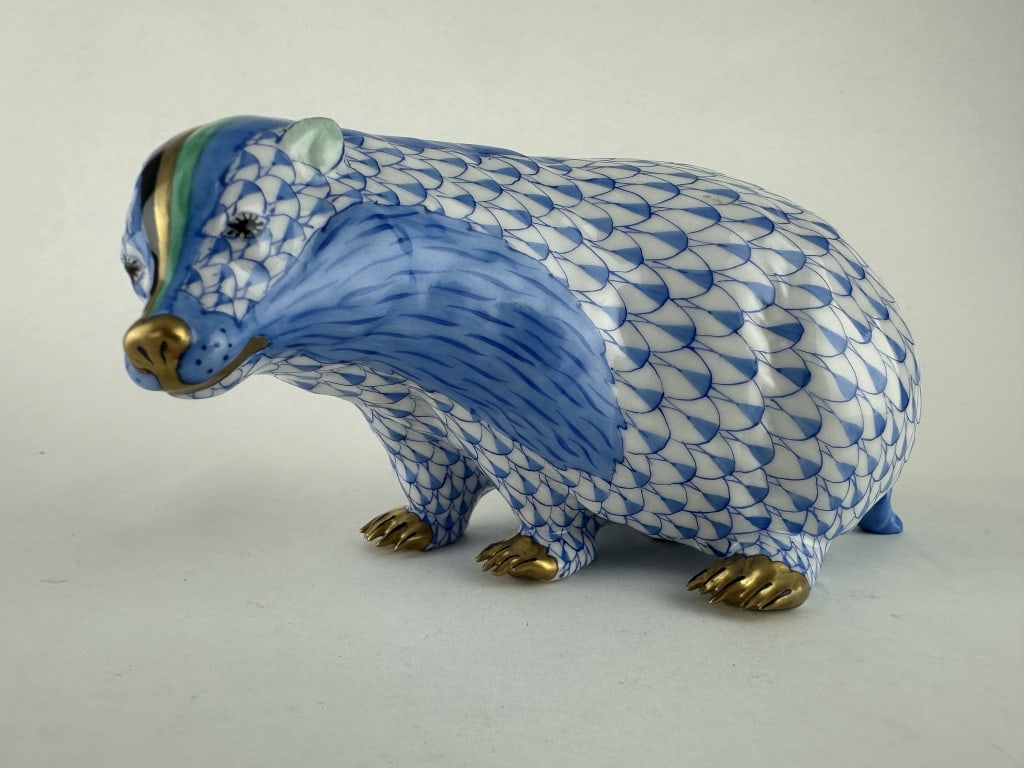 Herend Badger 6" Blue Porcelain 15367: Herend Badger 6" Blue Porcelain 15367 Handpainted Herend porcelain badger in blue (VHB) fishnet pattern with 24k gold accents. Made by Herend of Hungary for their Forest Animals Collection. Marked "15
